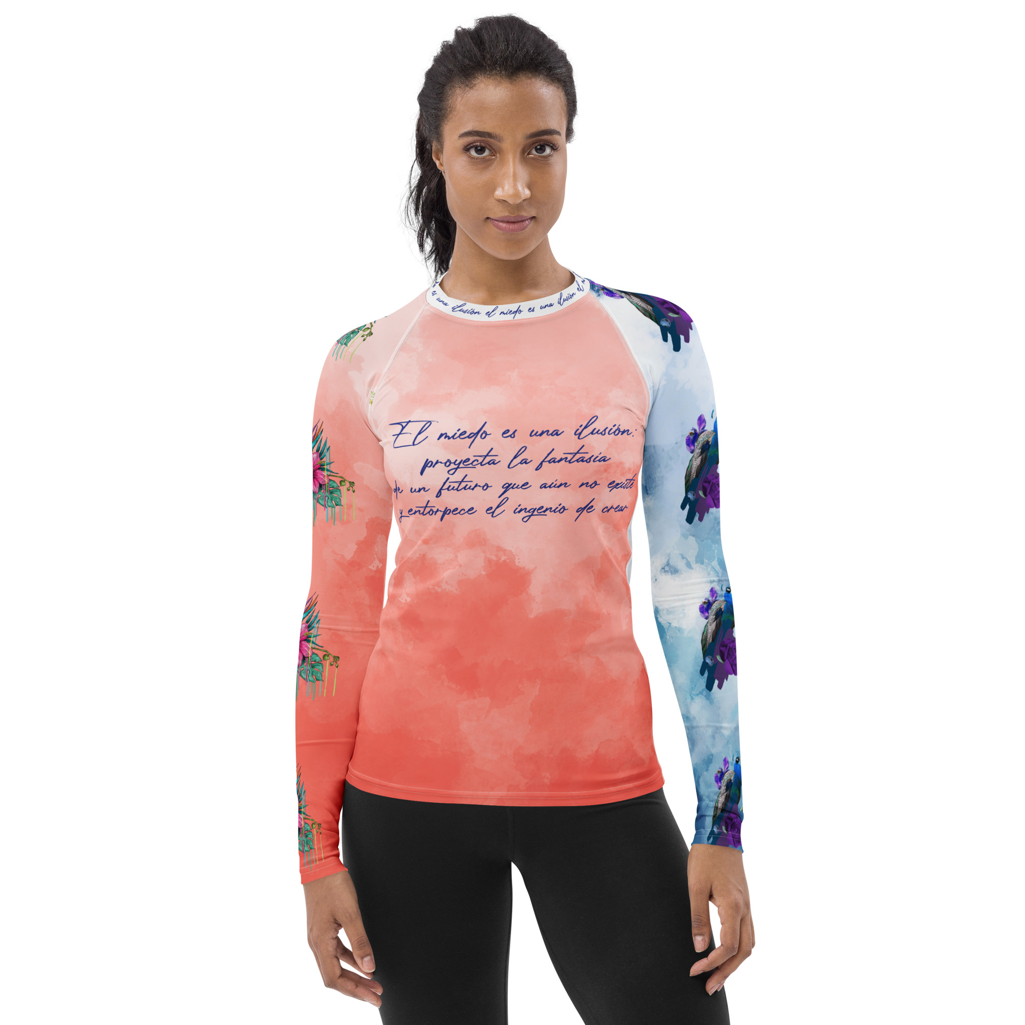 Camiseta desigual de manga larga, nubes, flores y aves y con cita: El miedo es una ilusión